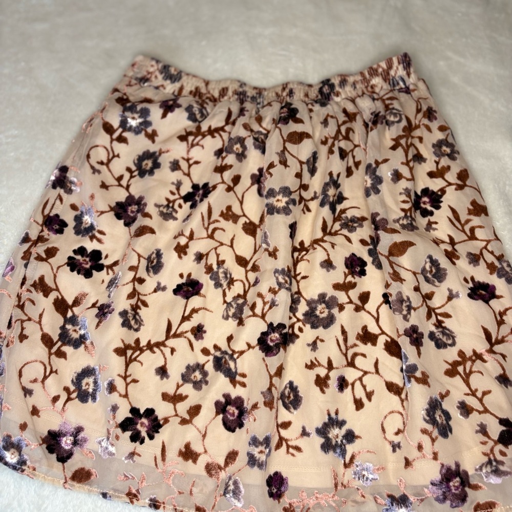 American Eagle Floral Velvet Mini Skirt - Cream and Brown